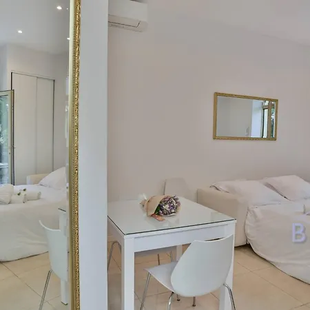 Апартаменты Heart Of Golfe-juan Ideal For Those Without Car *